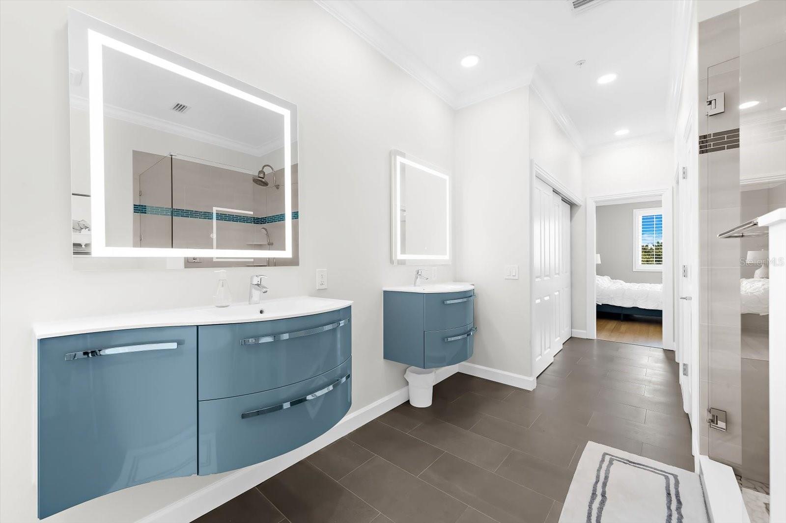 3941 HAMILTON CLUB CIR #9