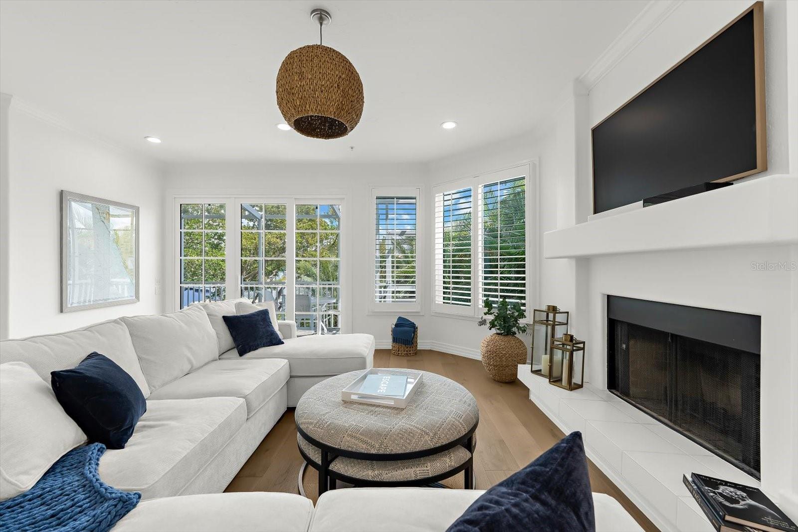 3941 HAMILTON CLUB CIR #9