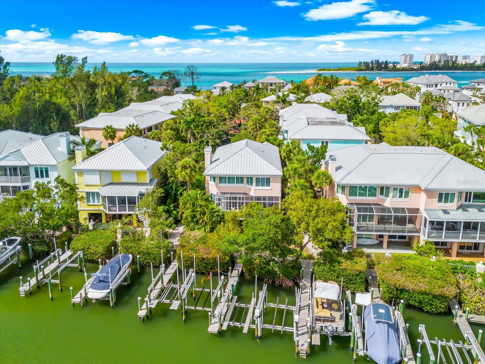 3941 HAMILTON CLUB CIR #9