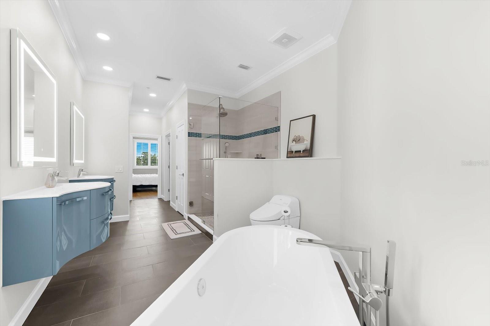 3941 HAMILTON CLUB CIR #9