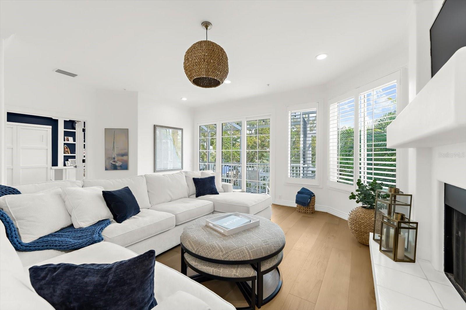 3941 HAMILTON CLUB CIR #9