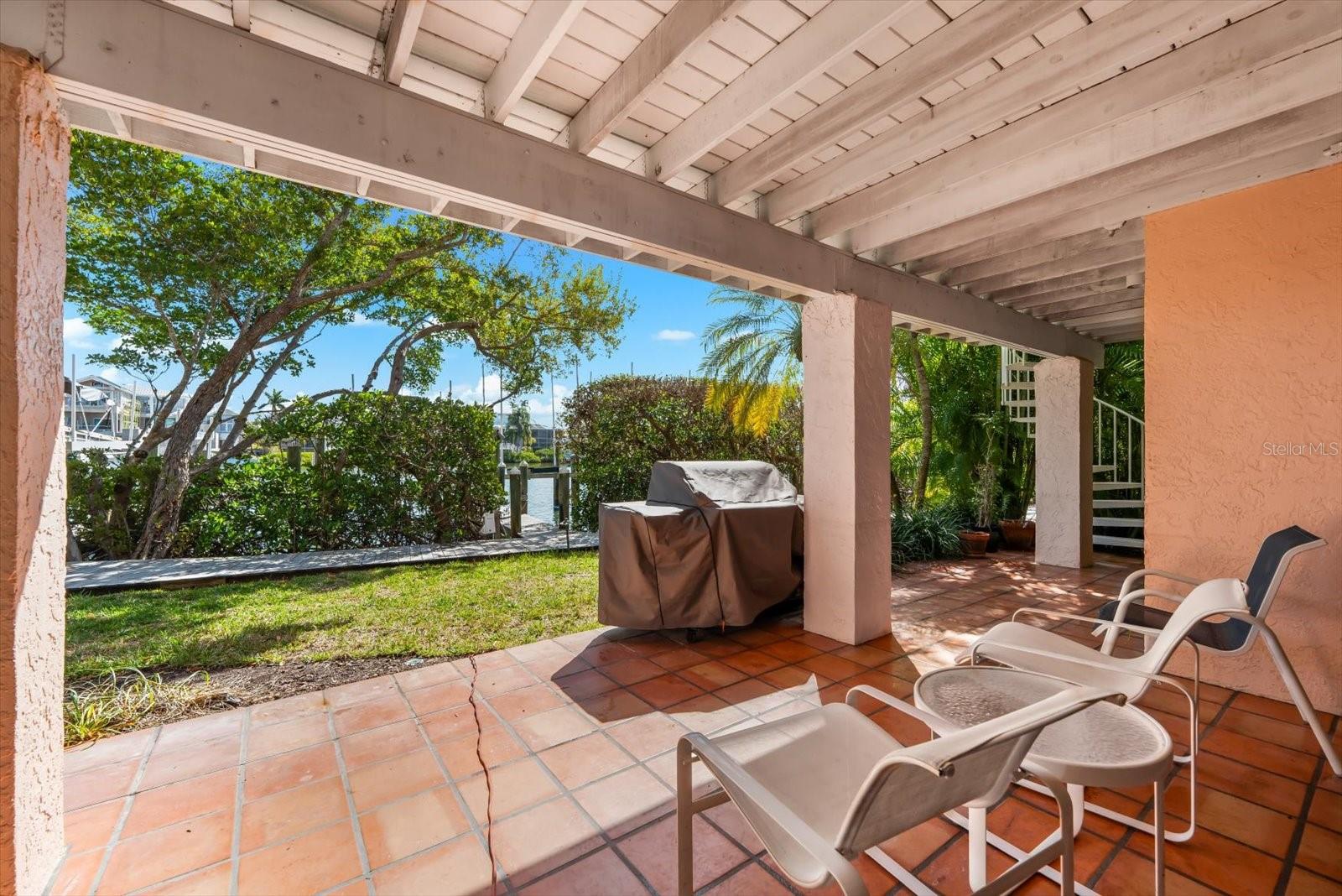 3941 HAMILTON CLUB CIR #9