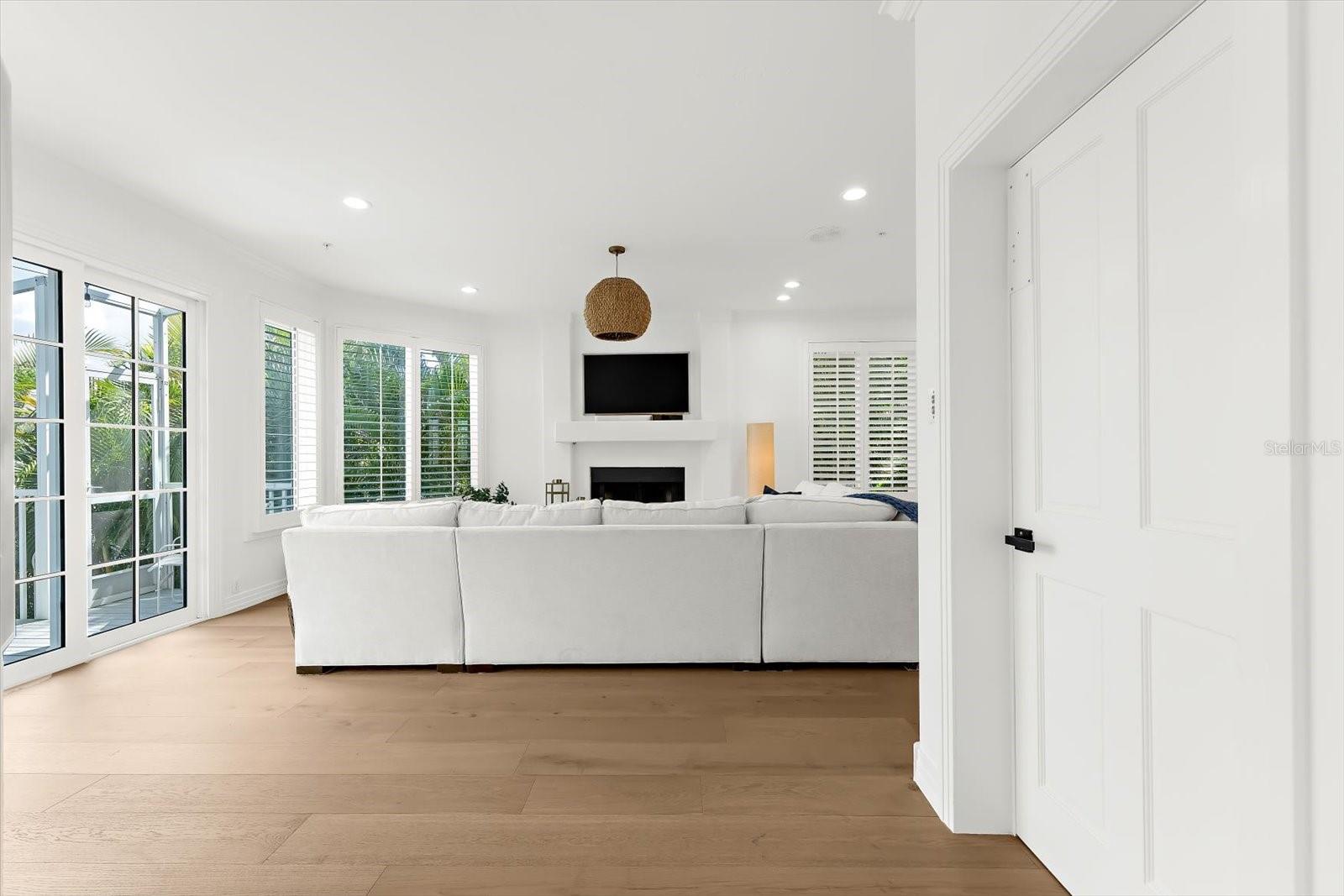 3941 HAMILTON CLUB CIR #9