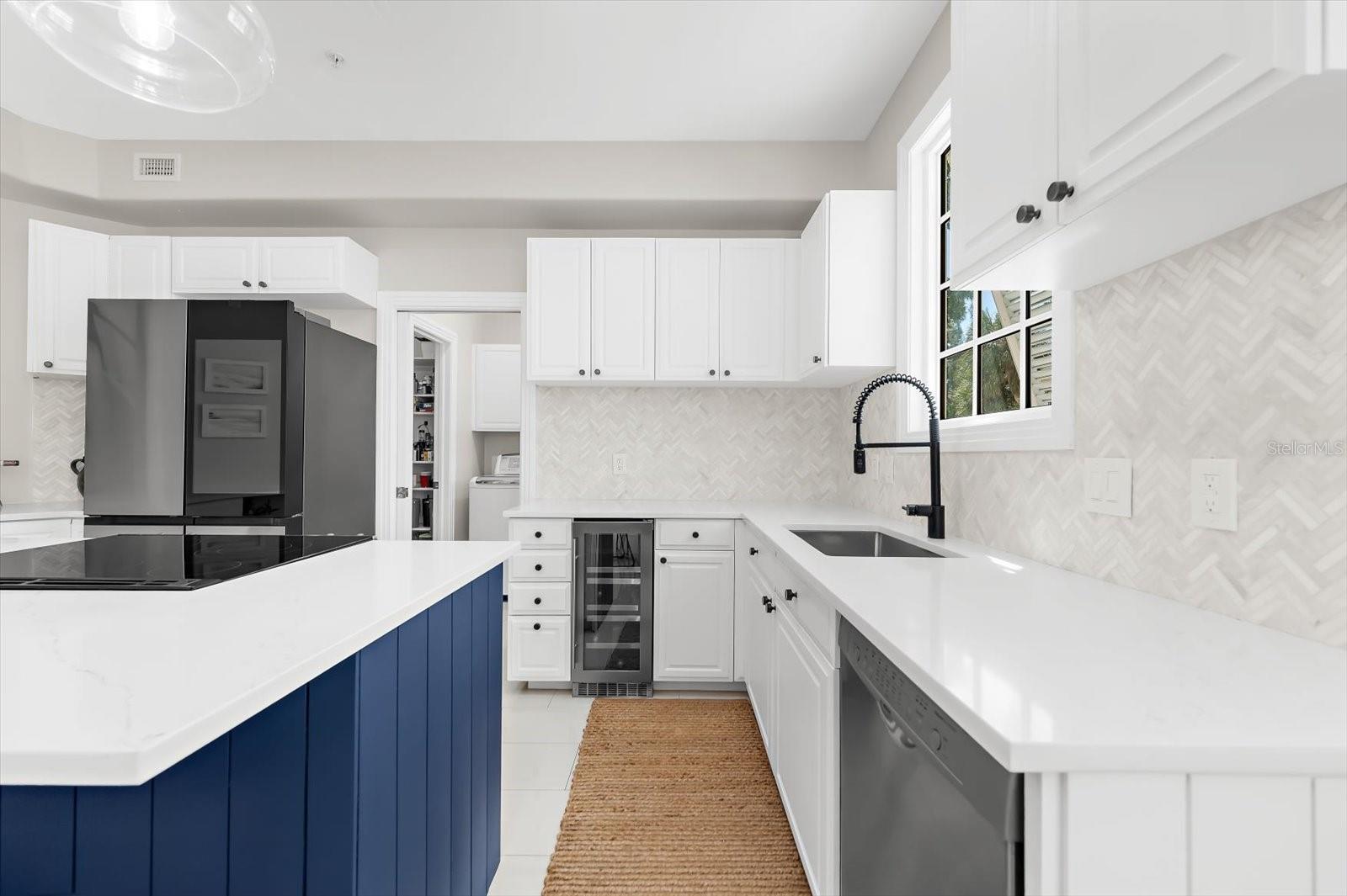 3941 HAMILTON CLUB CIR #9