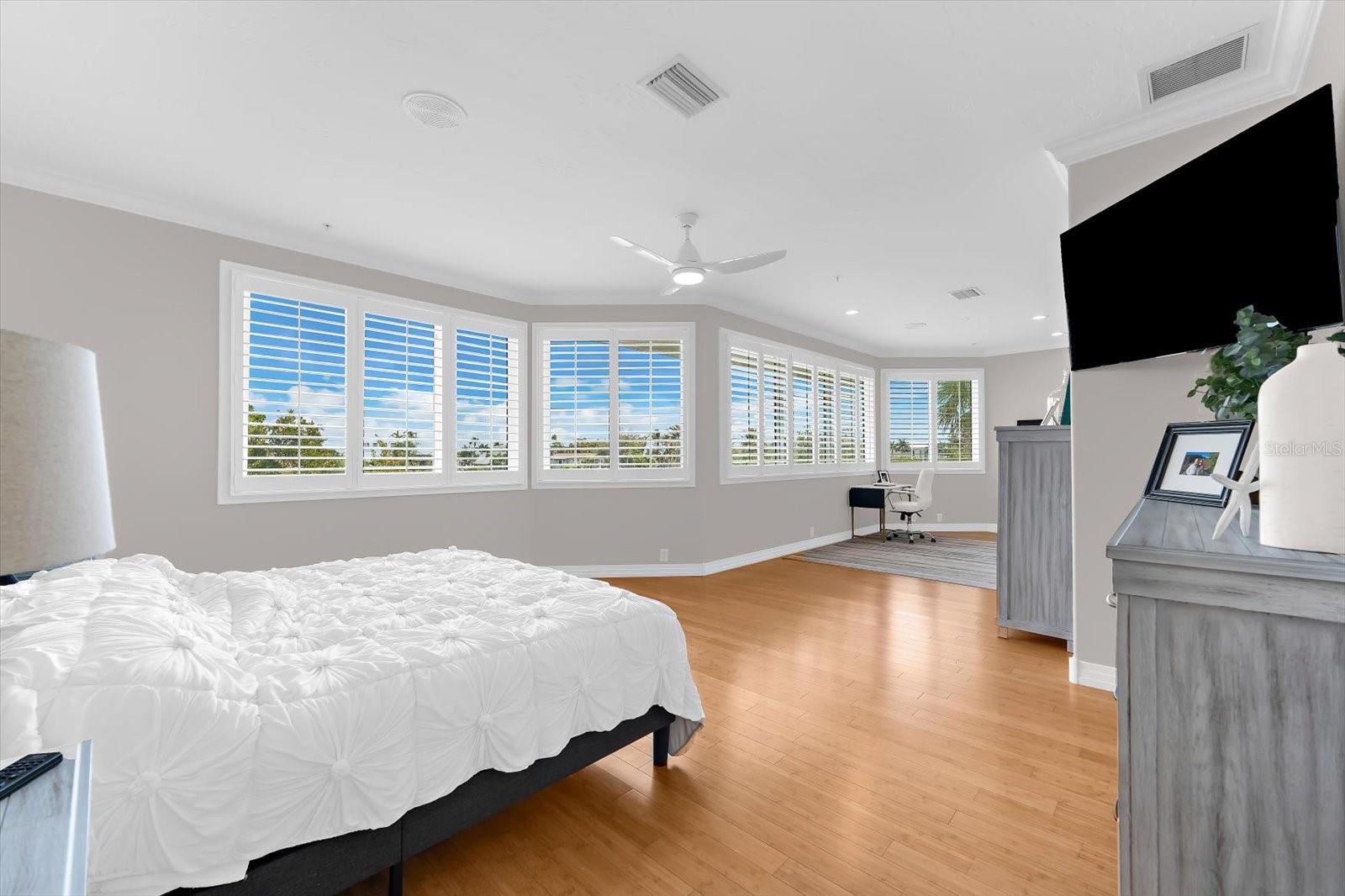 3941 HAMILTON CLUB CIR #9