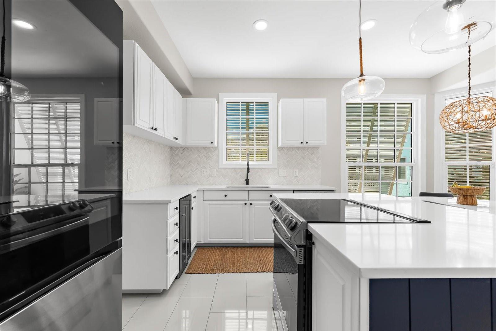 3941 HAMILTON CLUB CIR #9