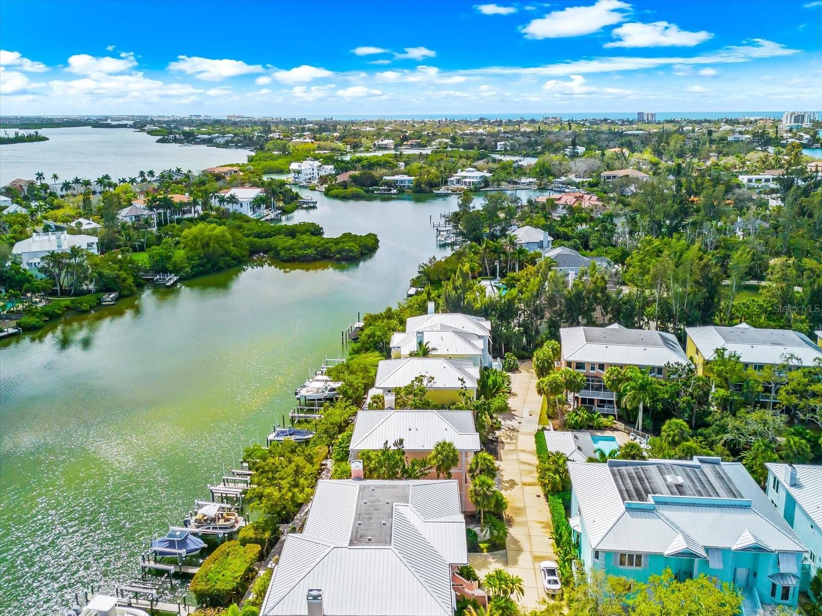 3941 HAMILTON CLUB CIR #9