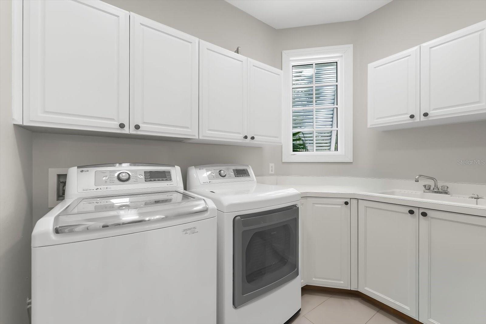 3941 HAMILTON CLUB CIR #9