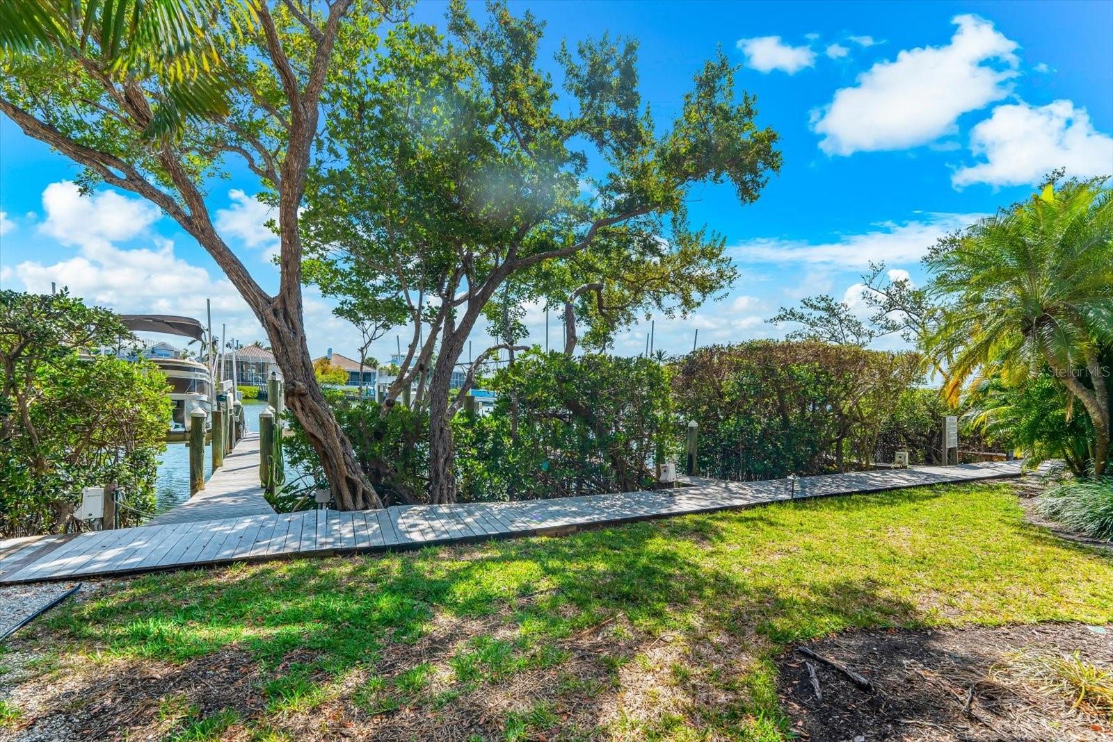 3941 HAMILTON CLUB CIR #9