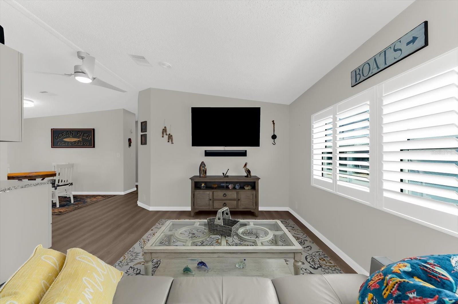 6922 E BAYOU LN