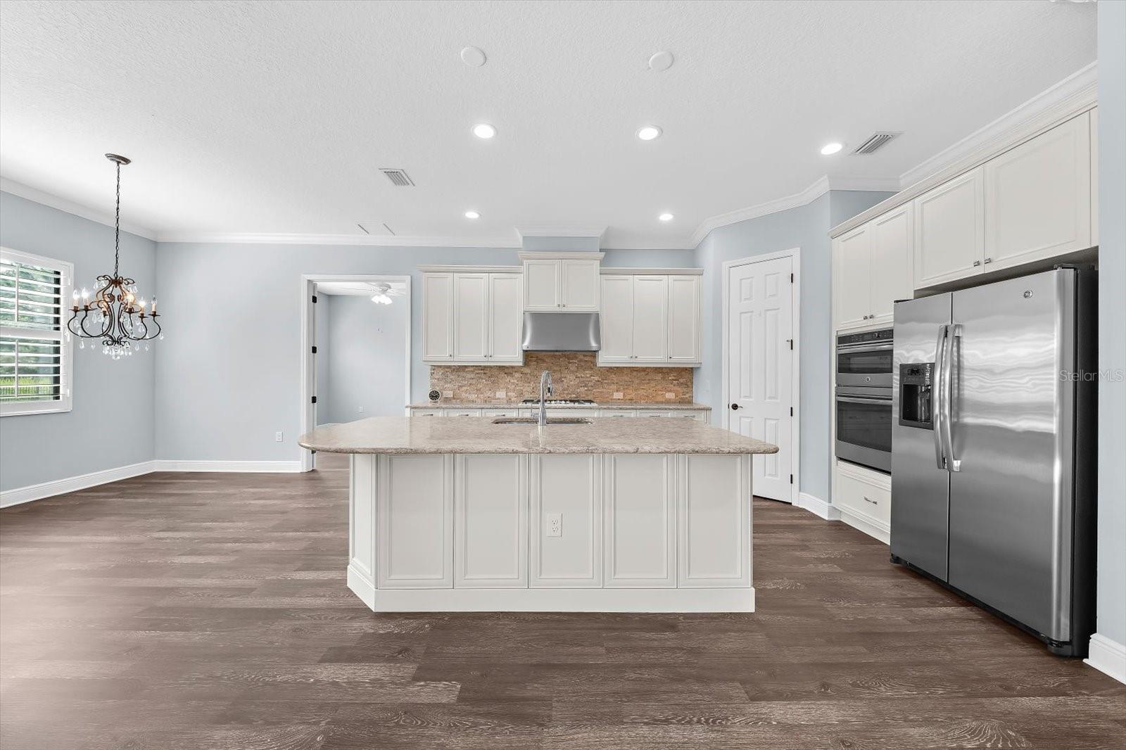 8256 LARKSPUR CIR