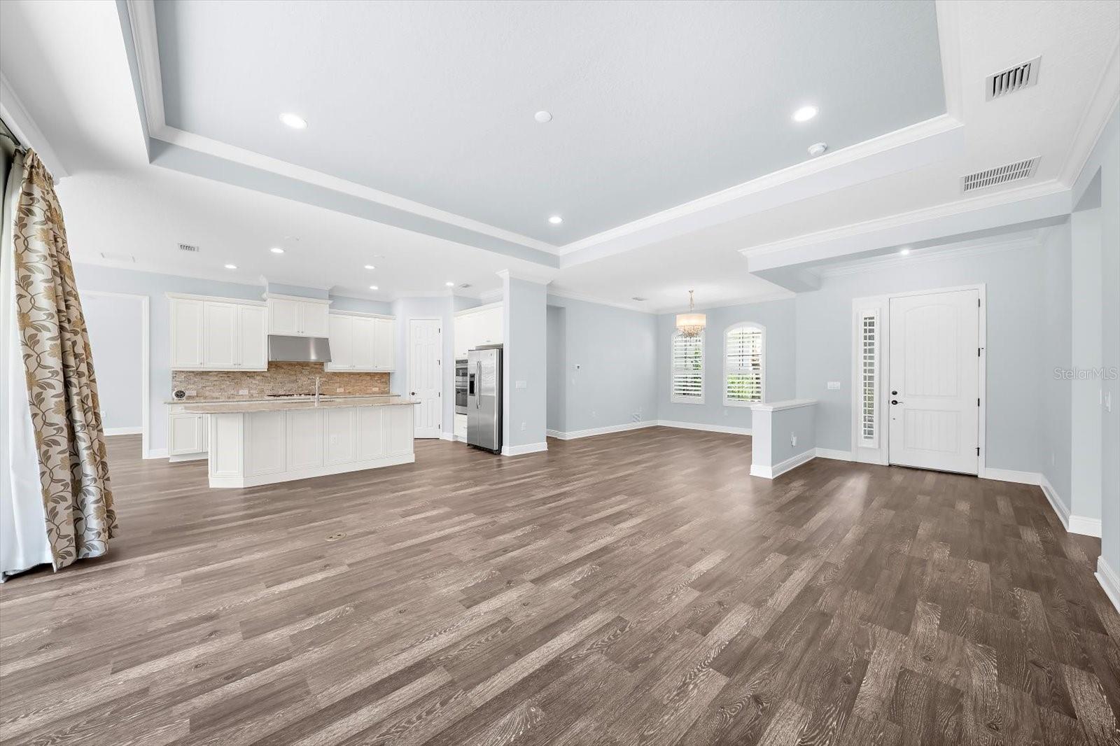 8256 LARKSPUR CIR