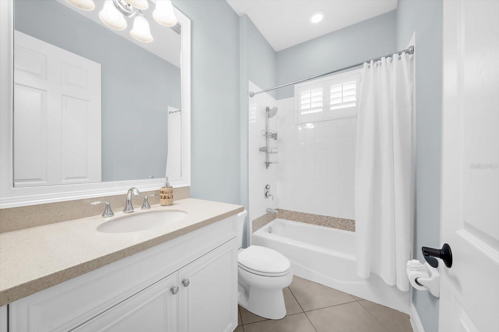 8256 LARKSPUR CIR