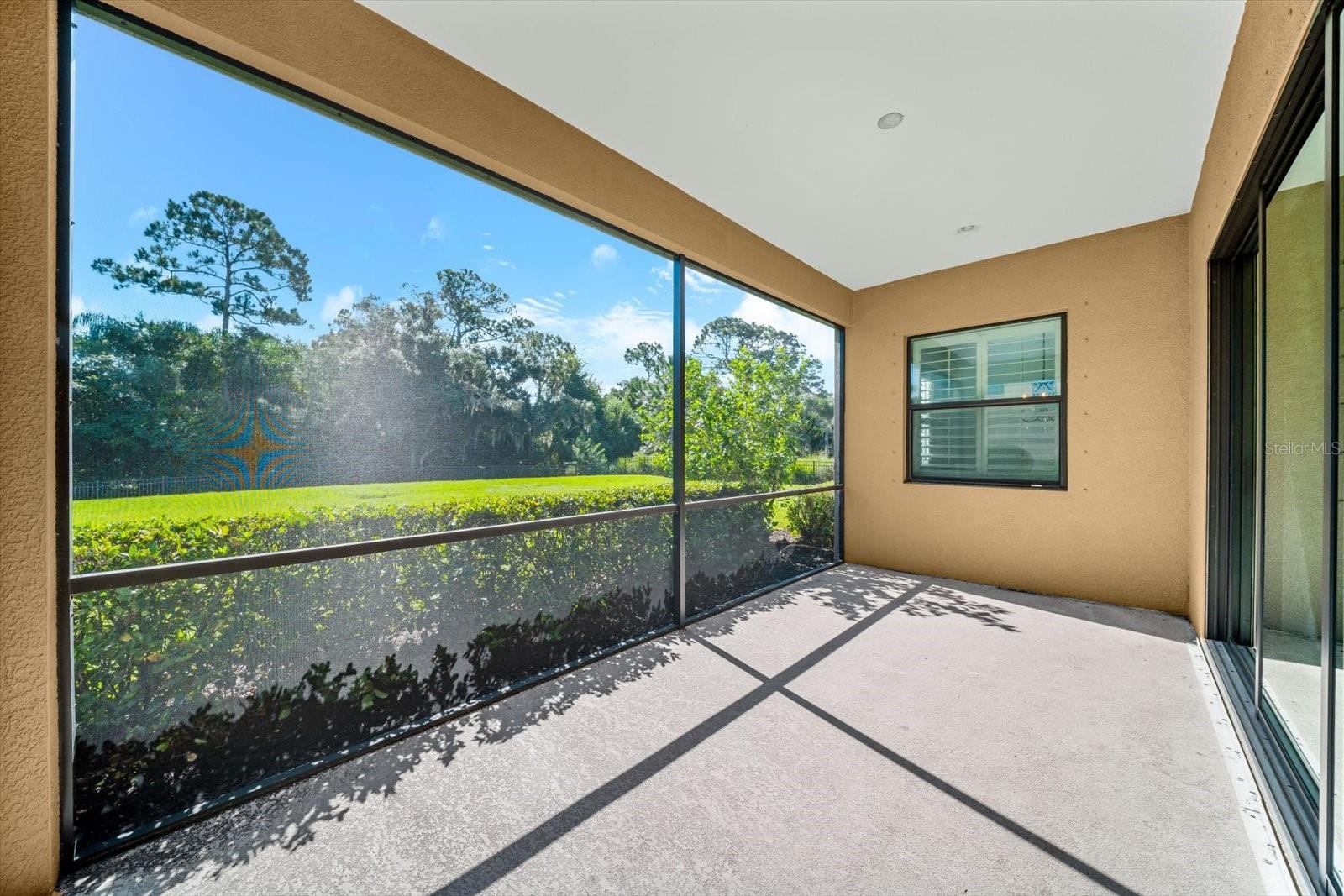 8256 LARKSPUR CIR