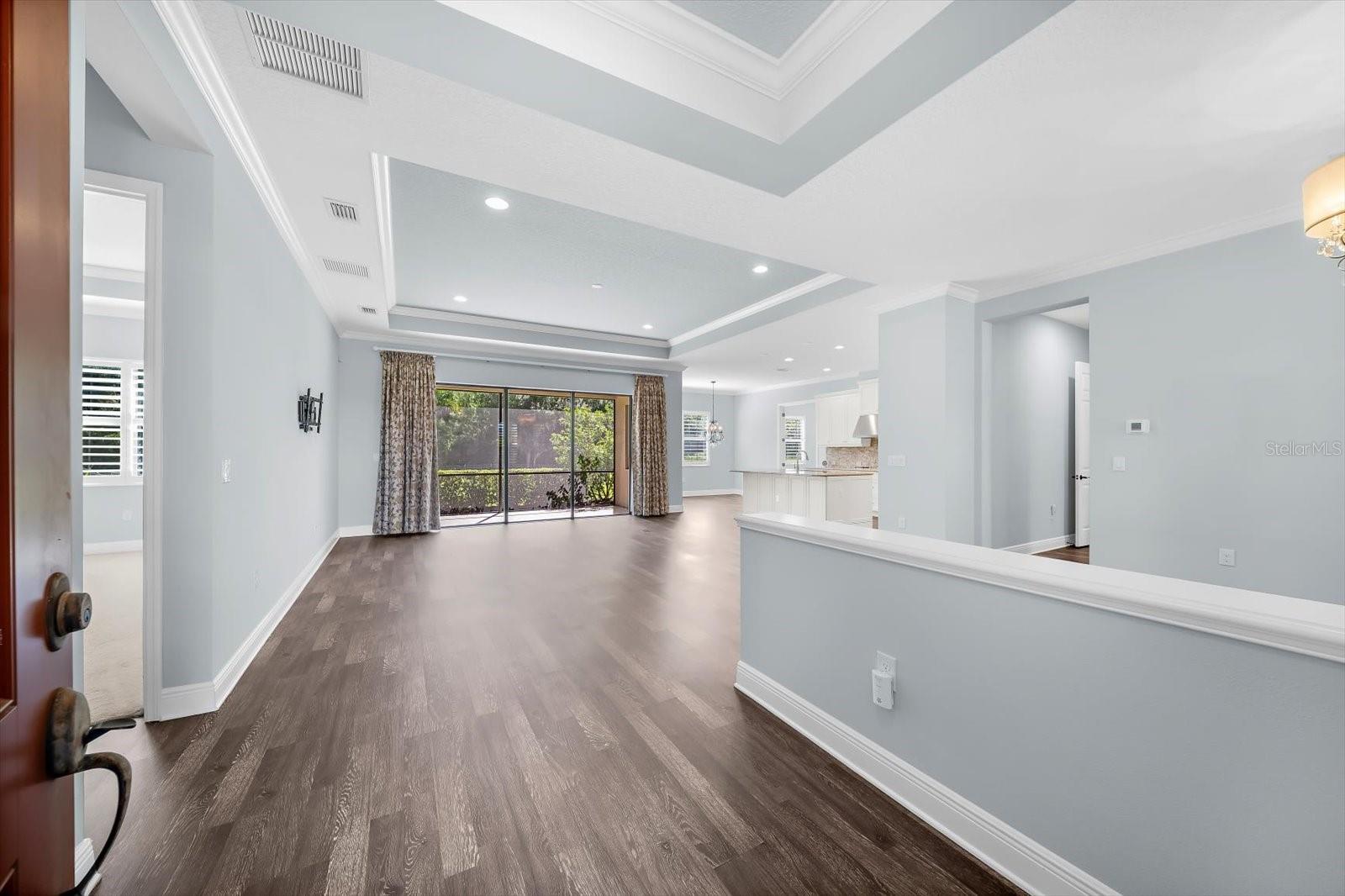 8256 LARKSPUR CIR