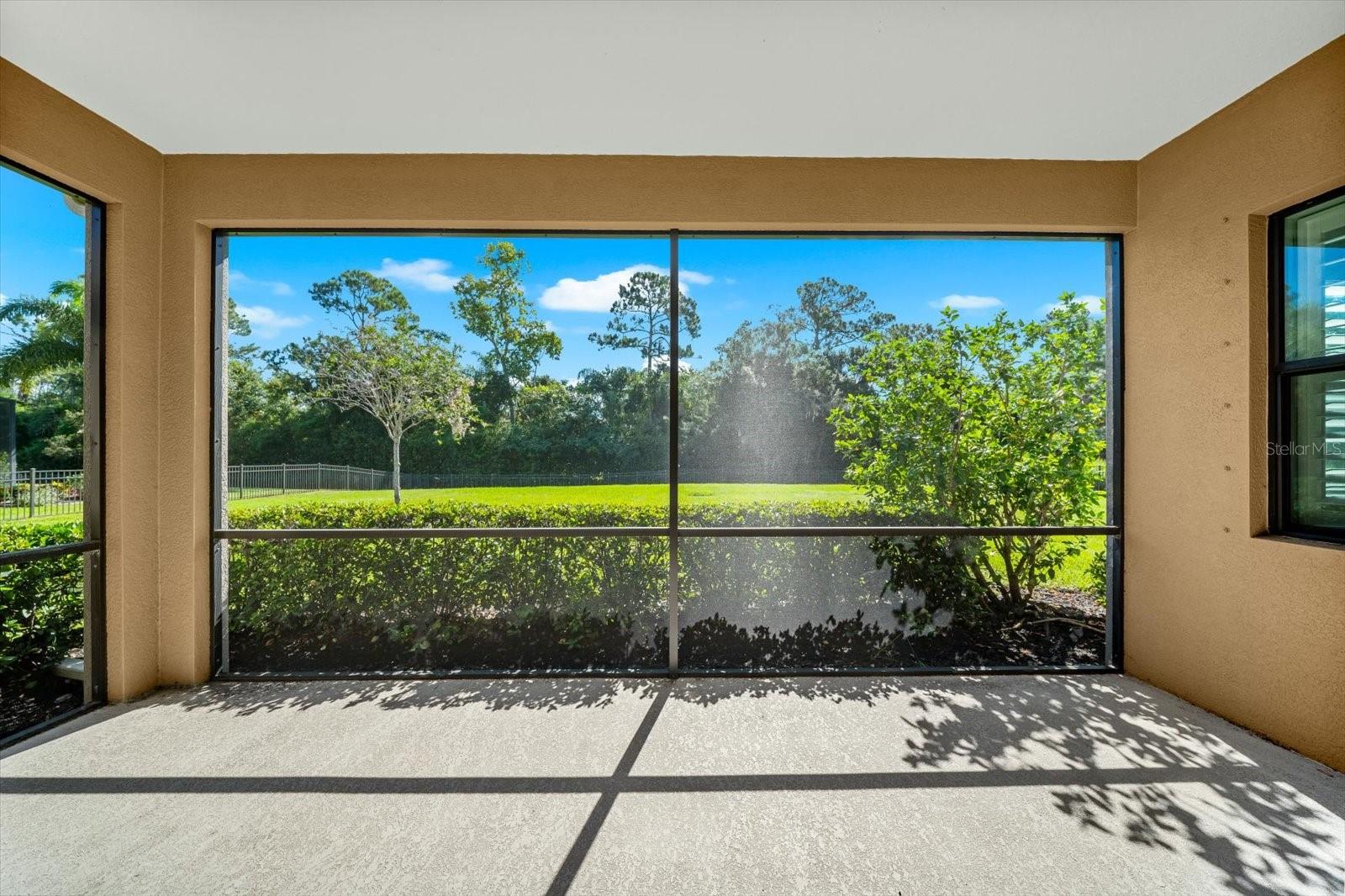 8256 LARKSPUR CIR