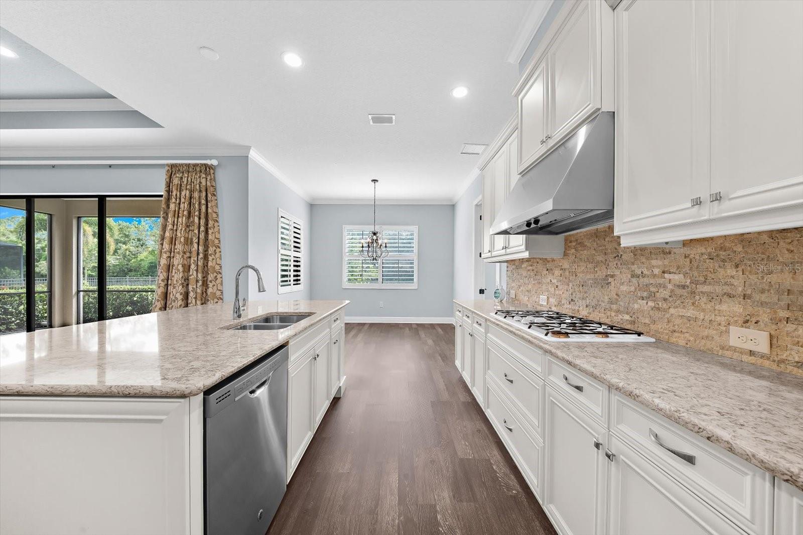 8256 LARKSPUR CIR