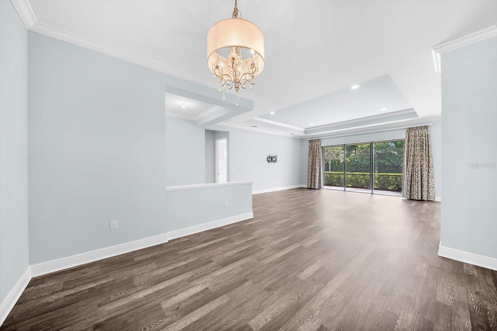 8256 LARKSPUR CIR