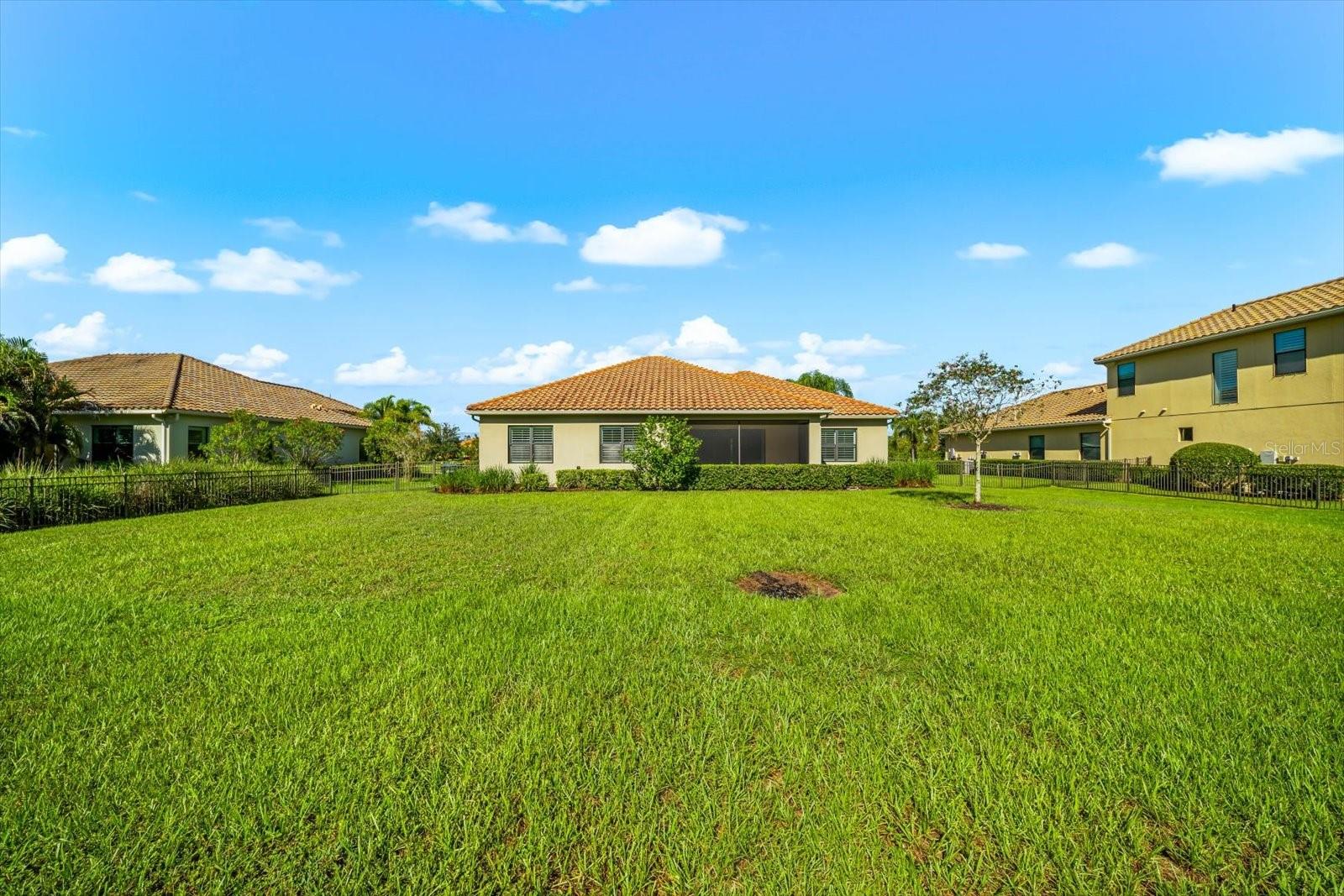 8256 LARKSPUR CIR