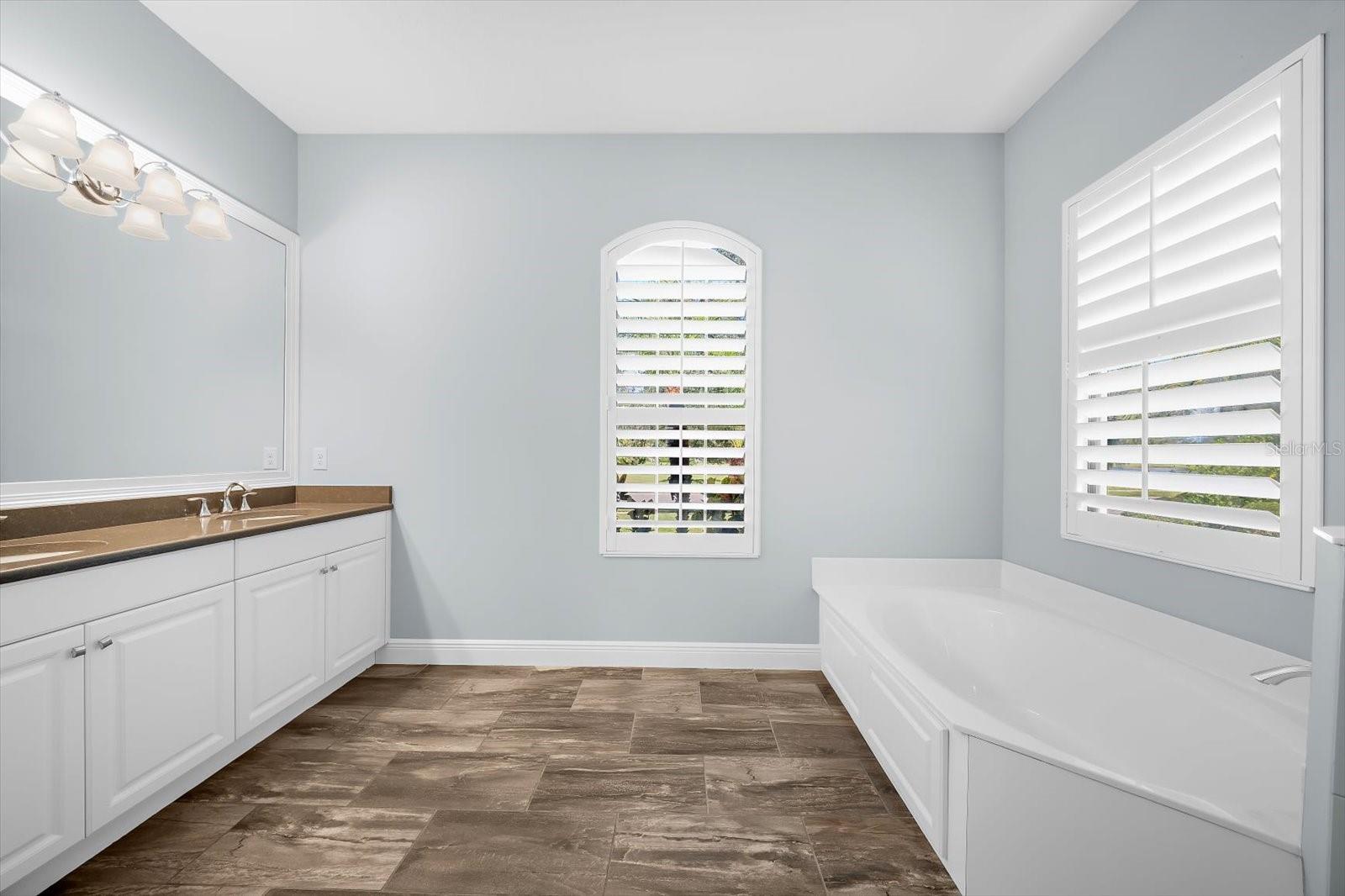 8256 LARKSPUR CIR
