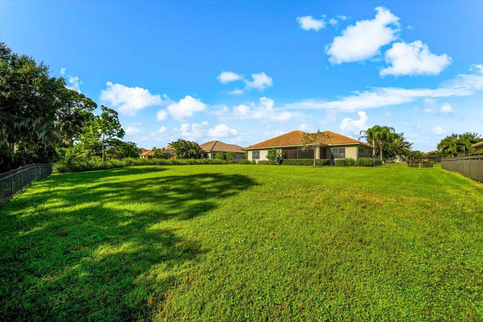 8256 LARKSPUR CIR