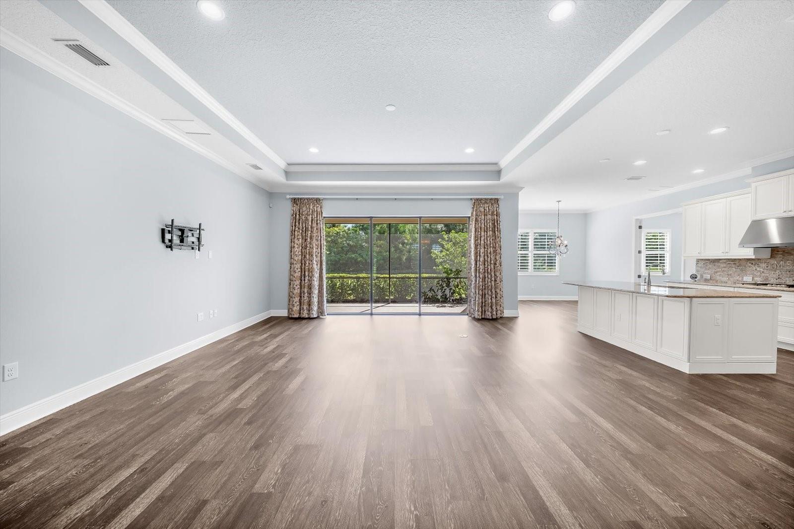 8256 LARKSPUR CIR