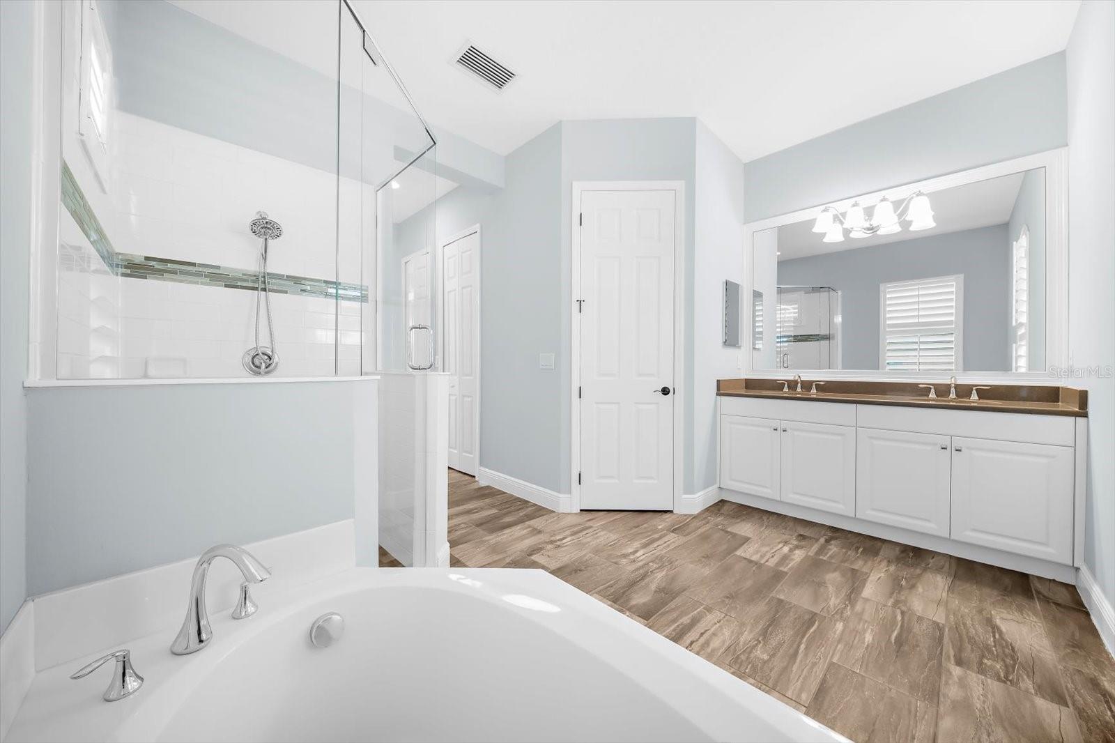 8256 LARKSPUR CIR