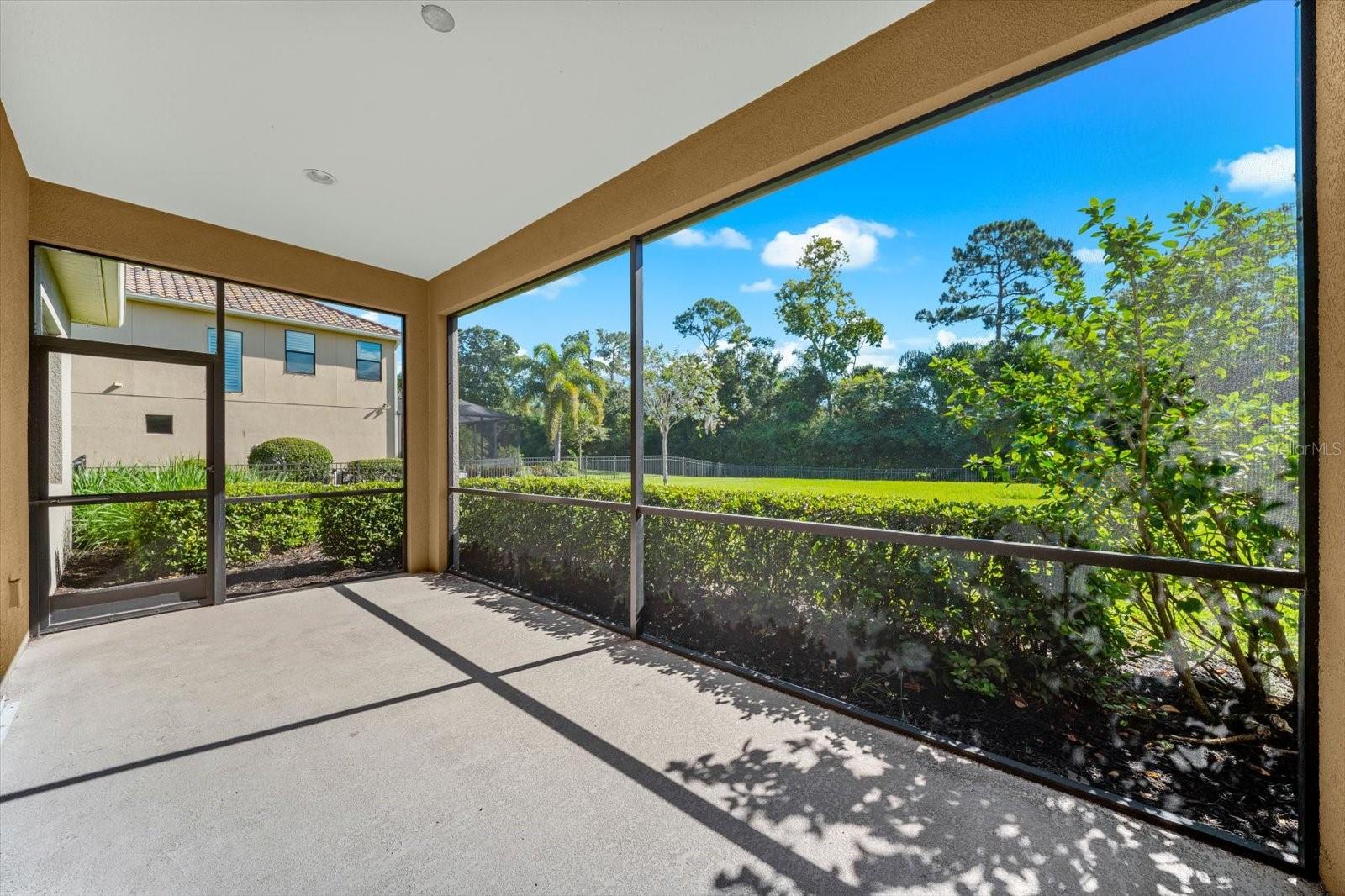 8256 LARKSPUR CIR