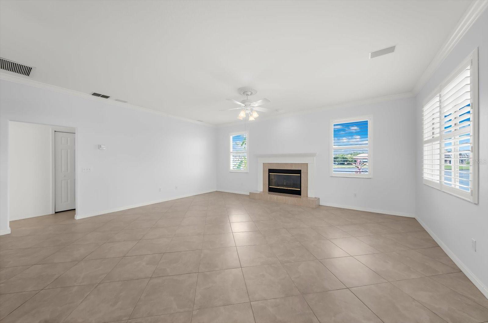 3715 72ND AVE. CIR E