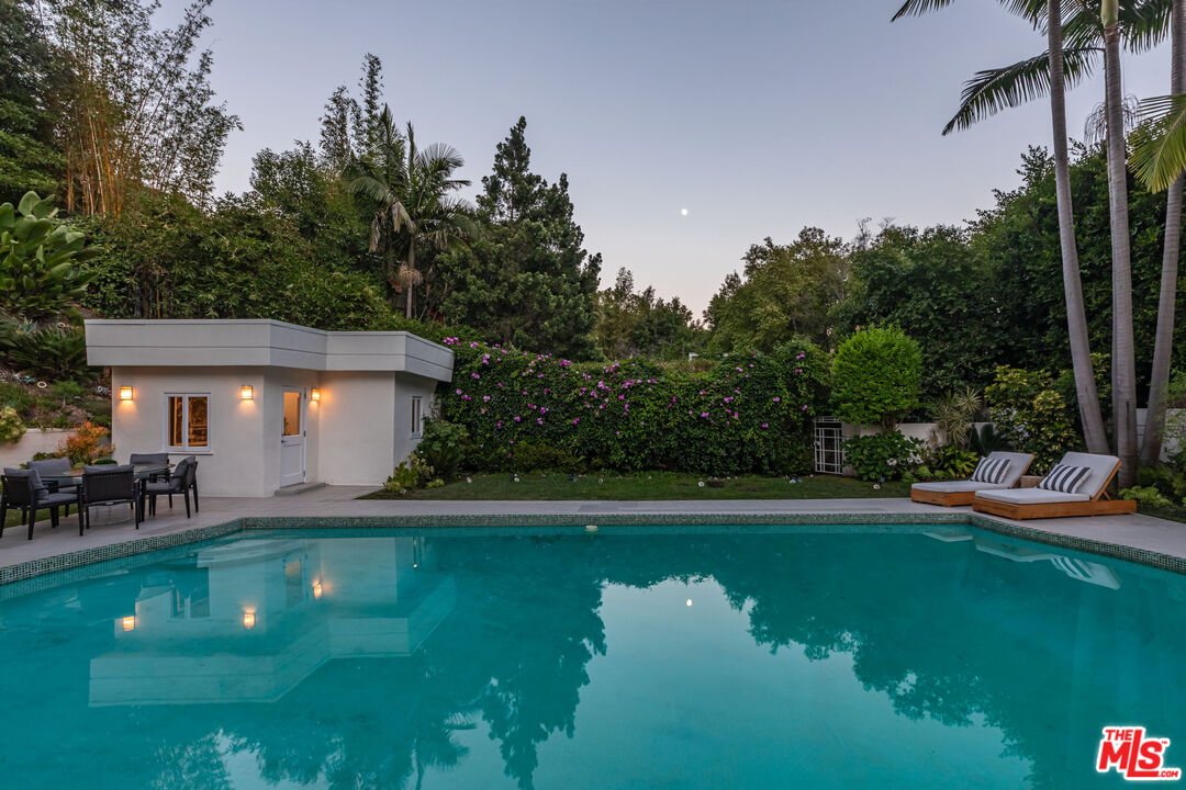 1166 San Ysidro Dr