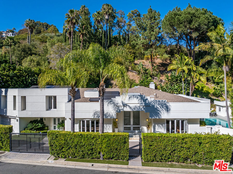 1166 San Ysidro Dr