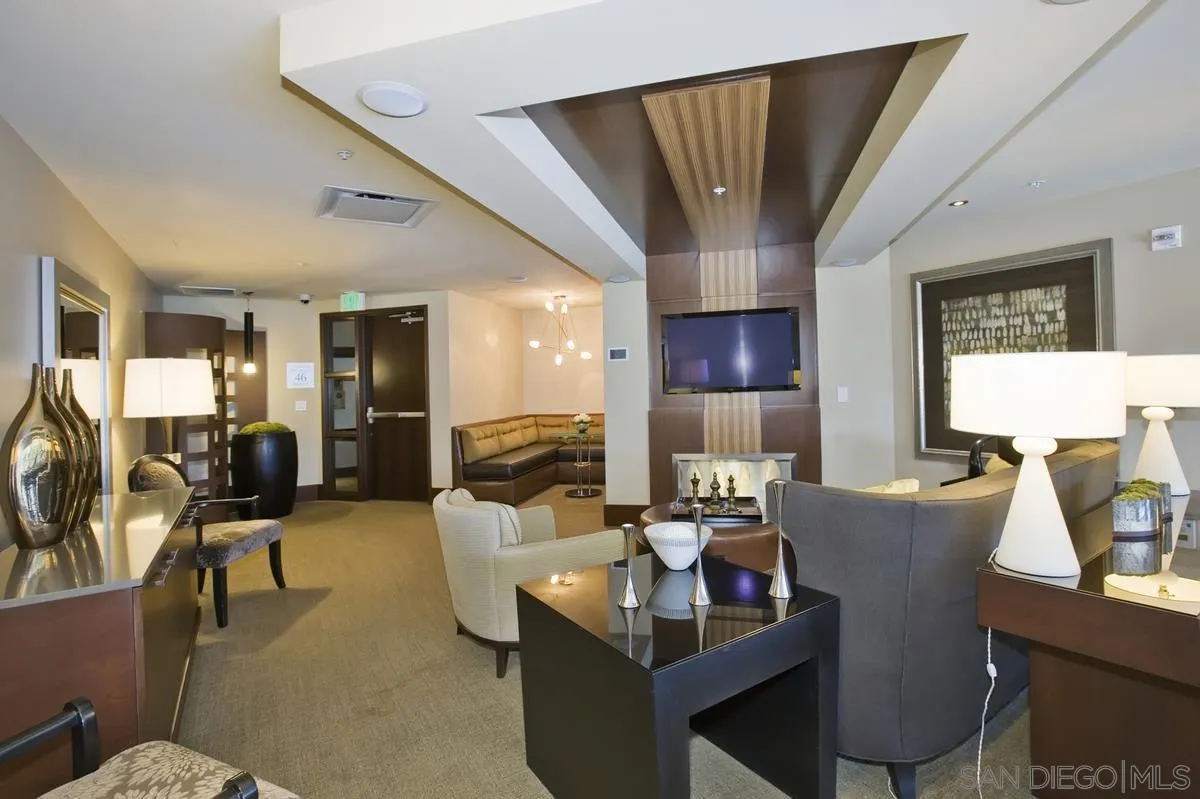 1325 Pacific Hwy. Unit 701