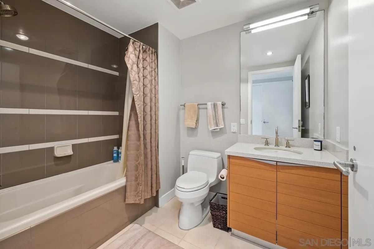 1325 Pacific Hwy. Unit 701