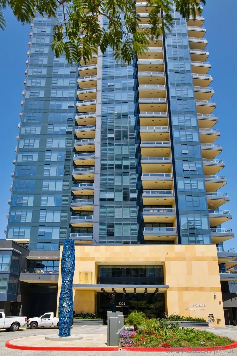 1325 Pacific Hwy. Unit 701