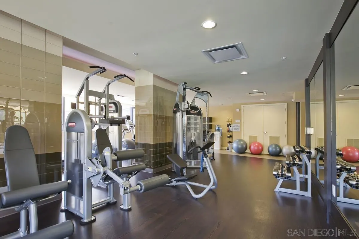 1325 Pacific Hwy. Unit 701