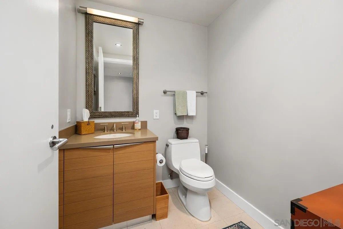 1325 Pacific Hwy. Unit 701