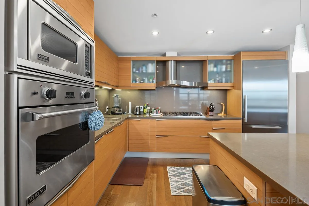 1325 Pacific Hwy. Unit 701