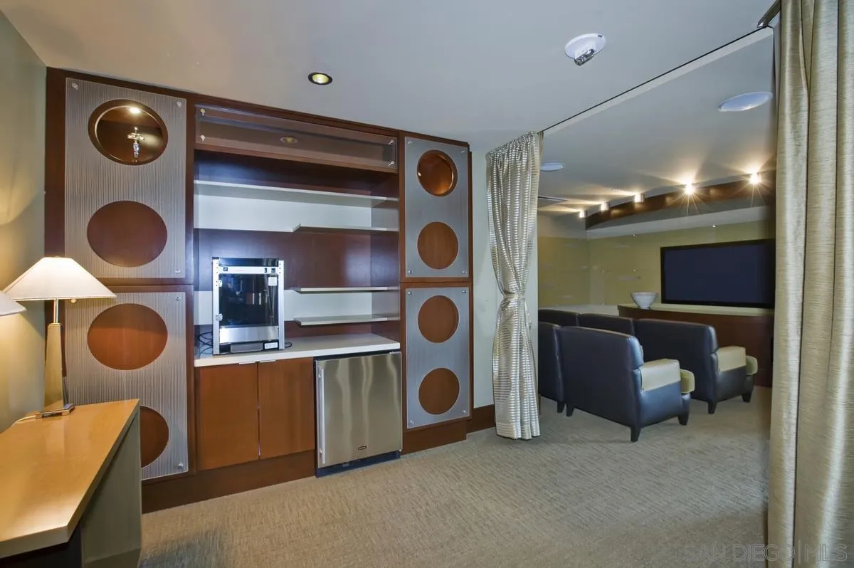 1325 Pacific Hwy. Unit 701