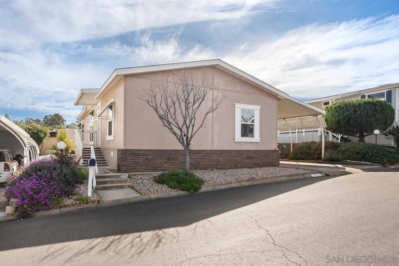 525 W El Norte Parkway Unit 75