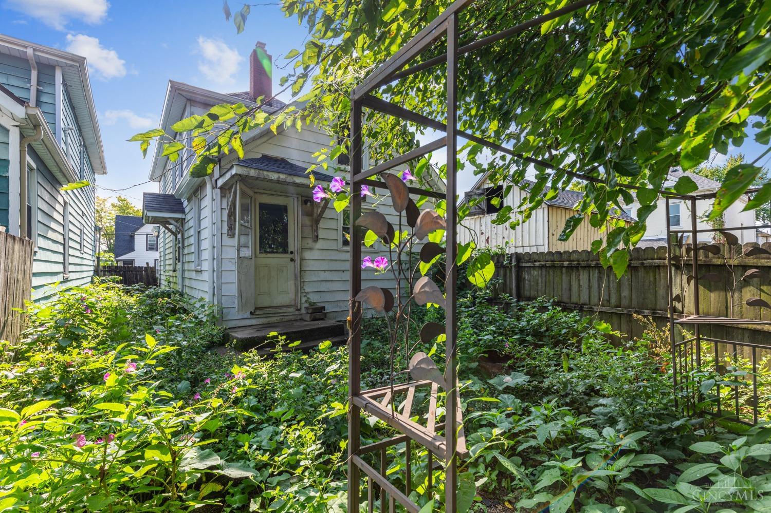 919 Summer Street