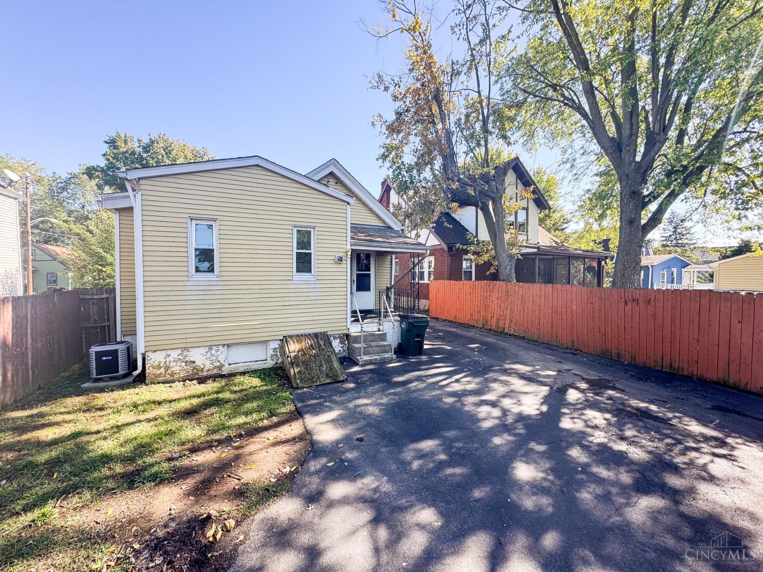 3815 watterson Road