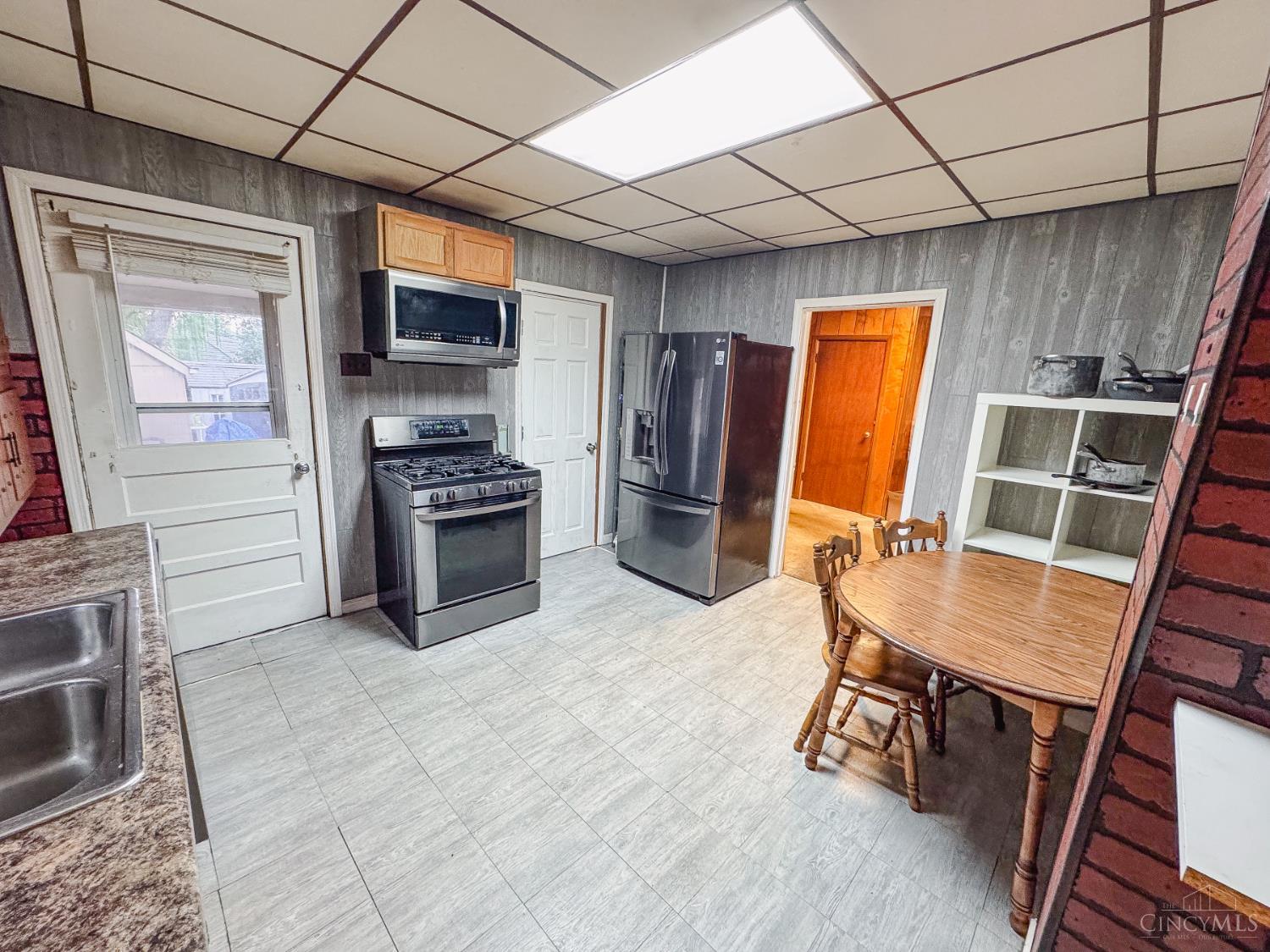 3815 watterson Road
