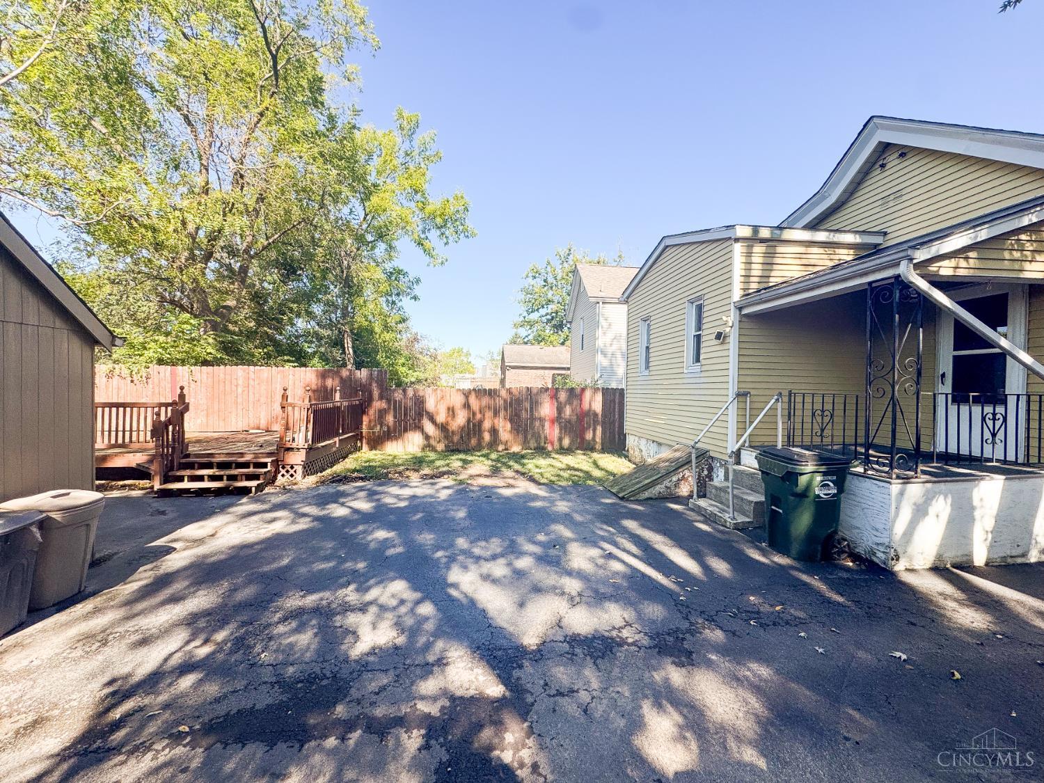 3815 watterson Road