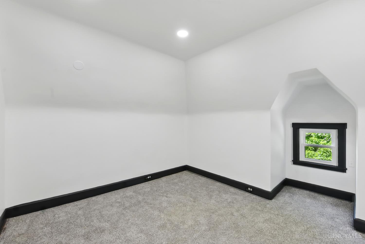 752 S Fred Shuttlesworth Circle