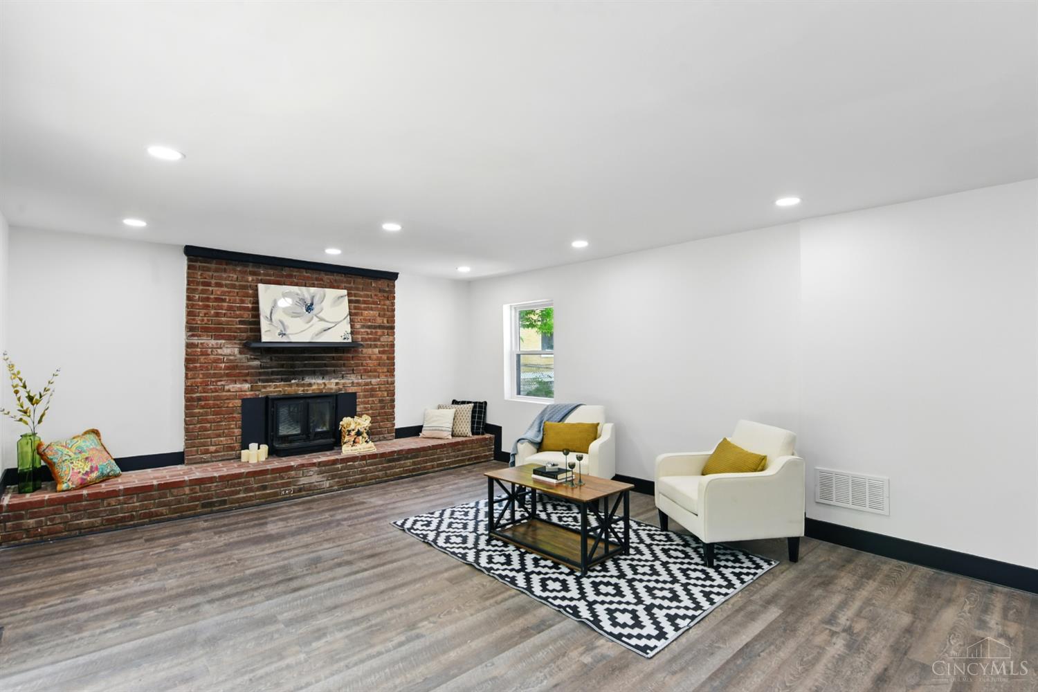 752 S Fred Shuttlesworth Circle