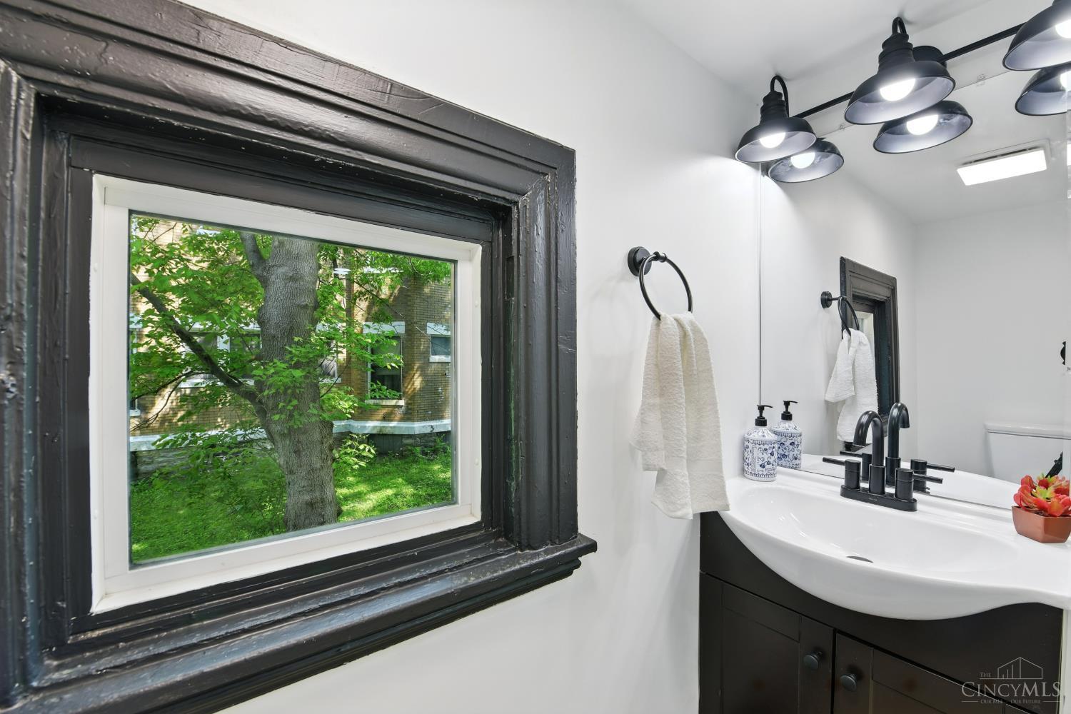 752 S Fred Shuttlesworth Circle