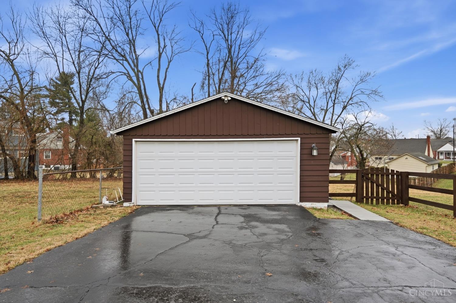 7837 Moss Court