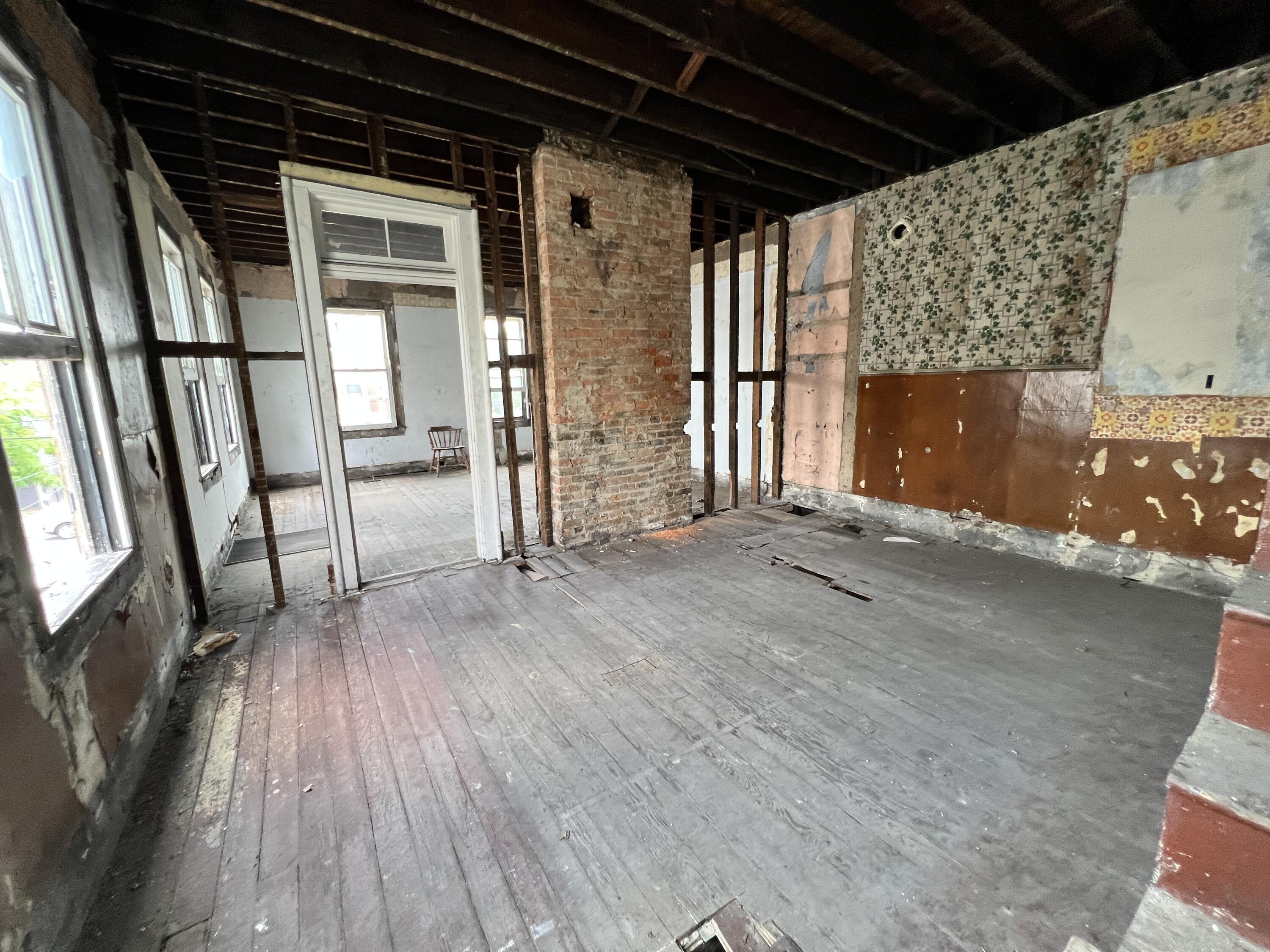 1121 Lee Street