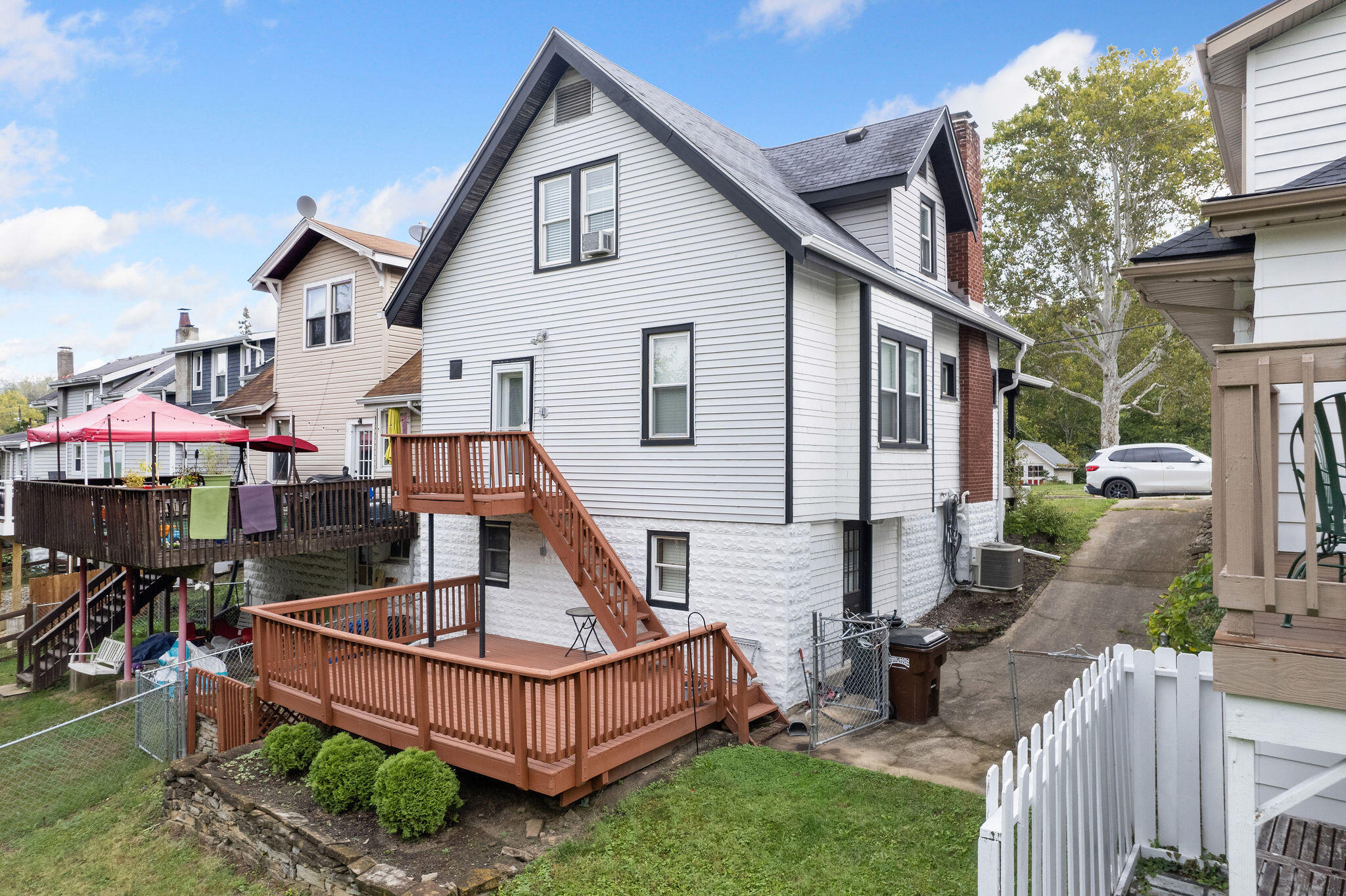 383 Linden Avenue