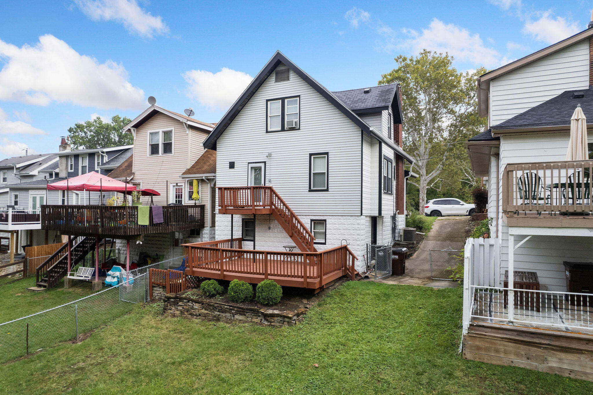 383 Linden Avenue